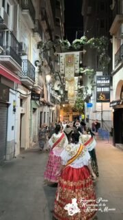 Unos días a la Luz de las Hogueras de San Juan 🔥

🌸 Nuestra Reina de la Huerta, Ángela Muñoz Briones, y sus Damas de Honor, María López Mateo, Ainara Ortín García, Marta Pérez Martínez y Nuria Abellán Cánovas, no quisieron perderse las espectaculares Hogueras de Alicante. Una visita llena de alegría, color, convivencia y mucha tradición.

Gracias a la Federación de las Hogueras de San Juan por invitarnos. ¡Qué bonito es compartir momentos con tierras vecinas! ✨

#reinadelahuerta #hogueras2026 #hoguerasalicante #alicante #hoguerasdesanjuan