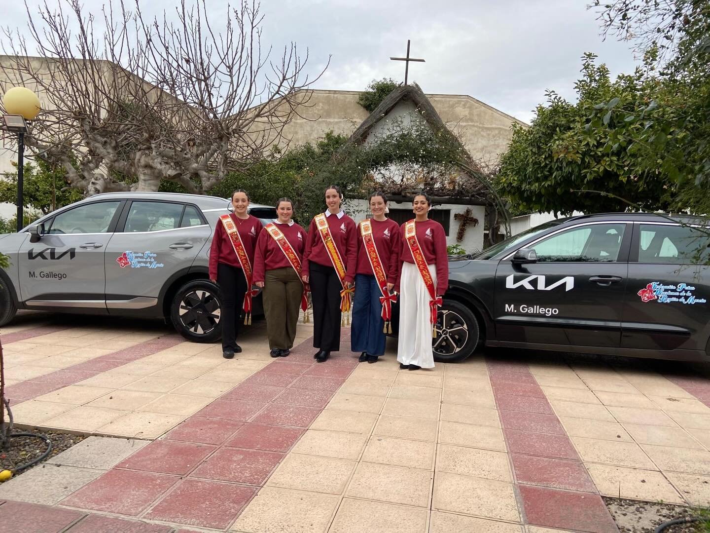 La Federación va a presentara hoy viernes en FITUR, dentro de la programación del Ayuntamiento de Murcia en el “Día de Murcia” el 175 aniversario del Bando de la Huerta. Asiste la Reina de la Huerta, Alba Franco y 4 de sus damas de honor, Alicia de Sande, Noelia Hernández,  Silvia  Sánchez y Carmen Lacarcel, acompañadas por la Vicepresidenta Fuensanta Martínez Martínez miembros de la Junta Directiva de la Federación.

Siempre agradecer a @kiamgallego por acompañarnos en nuestros viajes. 

#murciaquehermosaeres #175bandodelahuerta #kia @kiamgallego