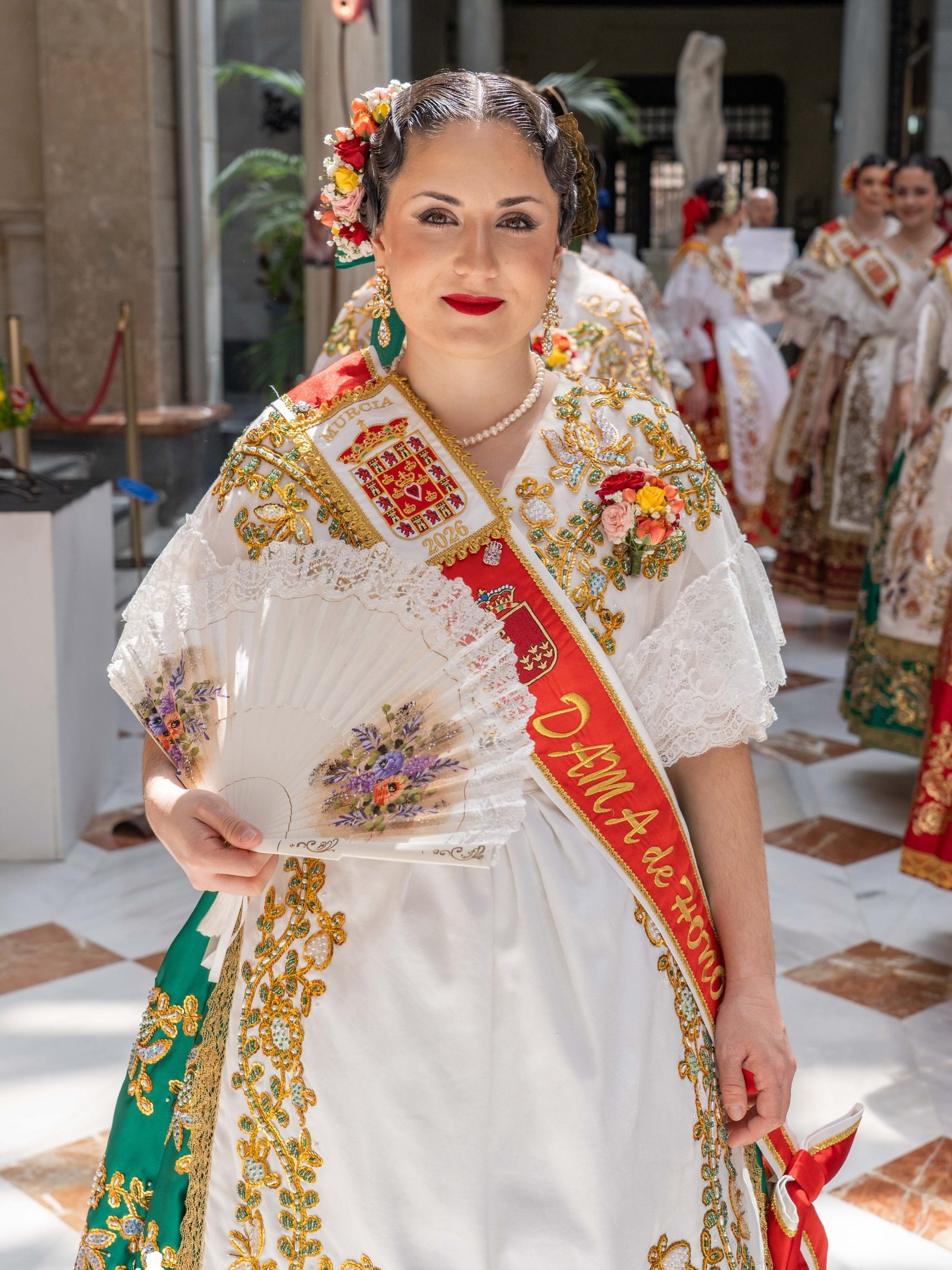 Hoy celebra su cumpleaños Lucía Fons Alcántara, Dama de Honor de la Reina de la Huerta de Murcia 2026. ¡Muchas felicidades, Lucía !  Esperamos que pases un día de cumpleaños maravilloso. 🥳🎉🎂🎁💐🌼
