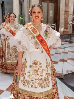 Hoy celebra su cumpleaños Marta Pérez Martínez, Dama de Honor de la Reina de la Huerta de Murcia 2026. ¡Muchas felicidades, Marta !  Esperamos que pases un día de cumpleaños maravilloso. 🥳🎉🎂🎁💐🌼