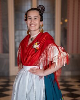 Hoy celebra su cumpleaños Adriana Navarro Gea, Dama de Honor Infantil de la Reina de la Huerta Infantil de Murcia 2025. ¡Muchas felicidades, Adriana!  Esperamos que pases un día de cumpleaños maravilloso. 🥳🎉🎂🎁💐🌼😘