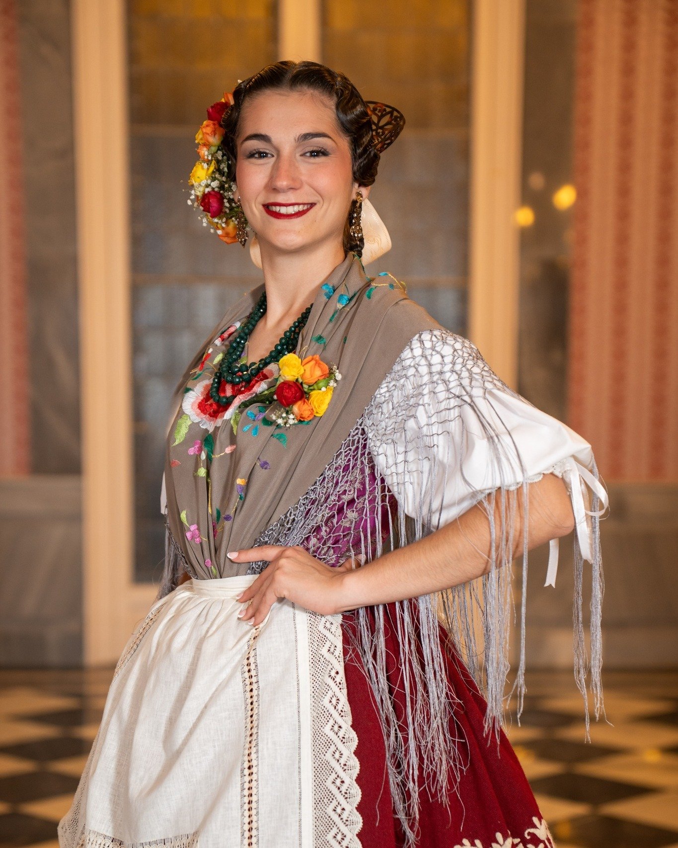 Hoy celebra su cumpleaños Paula Nicolás García, Dama de Honor de la Reina de la Huerta de Murcia 2025. ¡Muchas felicidades, Paula!  Esperamos que pases un día de cumpleaños maravilloso. 🥳🎉🎂🎁💐🌼😘