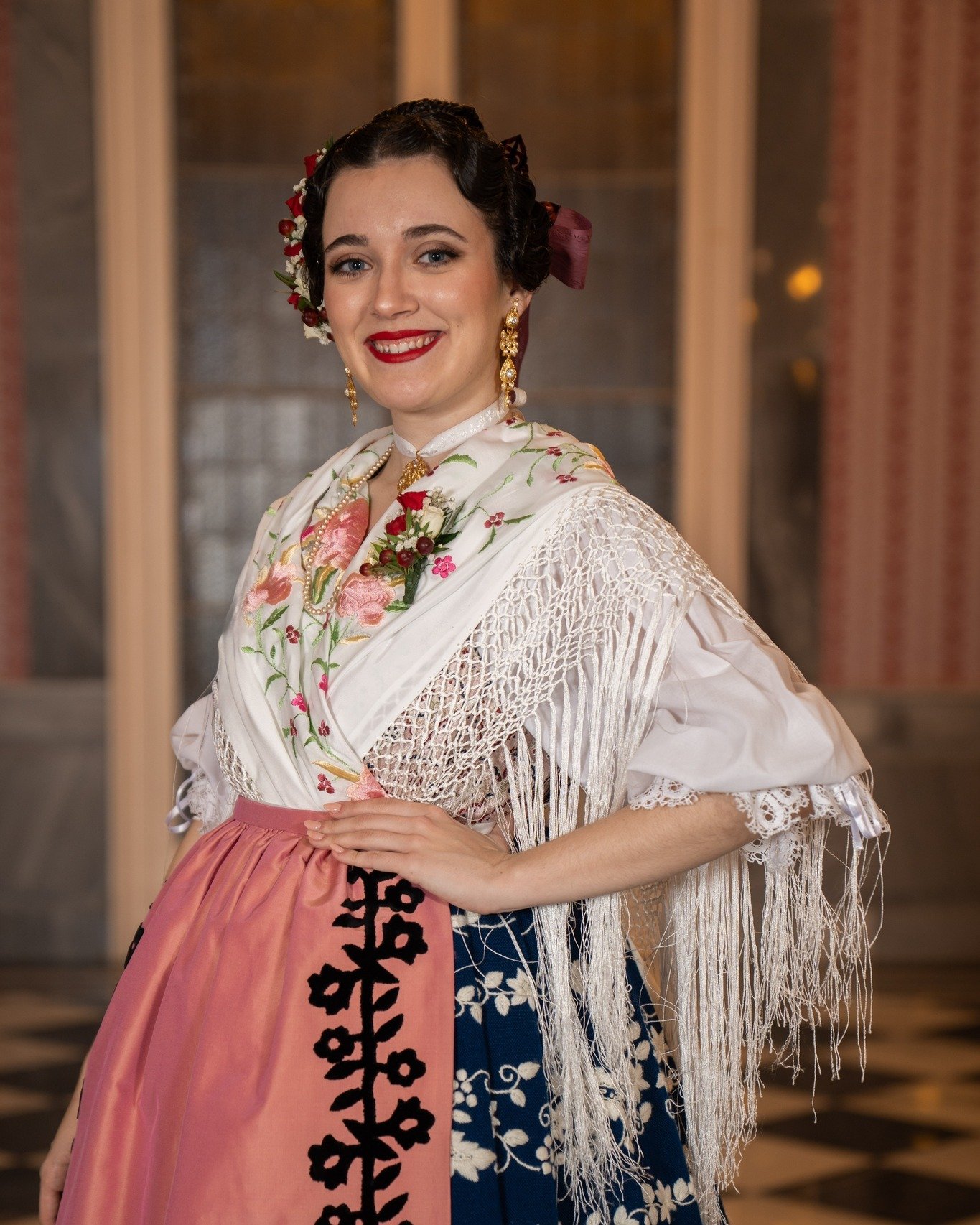 Hoy celebra su cumpleaños Silvia Sánchez Torralba, Dama de Honor de la Reina de la Huerta de Murcia 2025. ¡Muchas felicidades, Silvia!  Esperamos que pases un día de cumpleaños maravilloso. 🥳🎉🎂🎁💐🌼😘