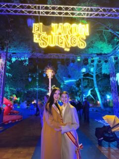 🦋🌼 Jardín de los Sueños 🌼🦋 Asistieron a la inauguración nuestras Reinas de la Huerta, Alba Franjo y Alejandra Belmonte. 

Lugar mágico donde el tiempo se detiene y te hace disfrutar y soñar como un niño.