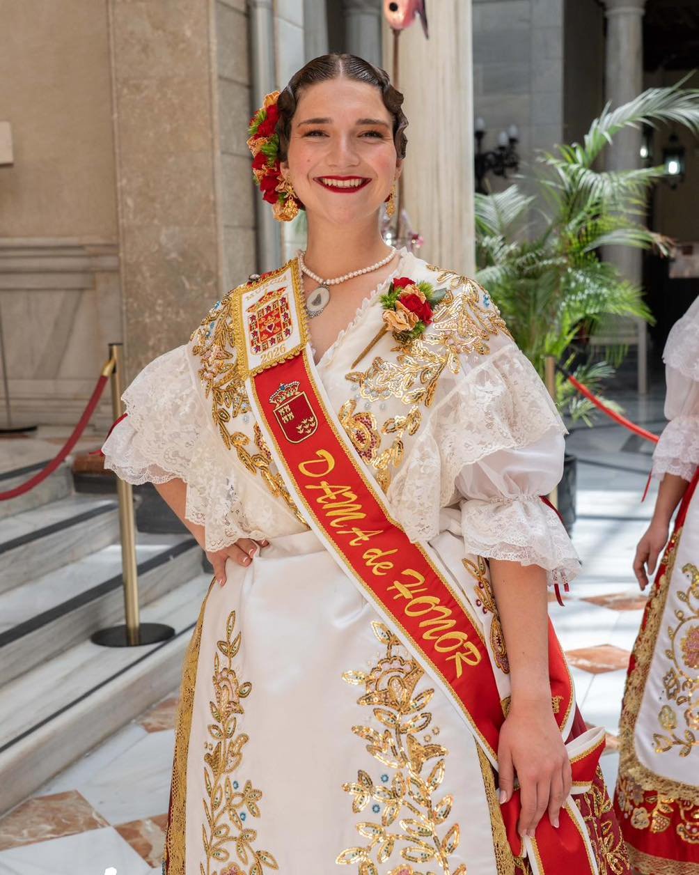 Hoy celebra su cumpleaños Miriam González Riquelme, Dama de Honor de la Reina de la Huerta de Murcia 2026. ¡Muchas felicidades, Miriam!  Esperamos que pases un día de cumpleaños maravilloso. 🥳🎉🎂🎁💐🌼😘