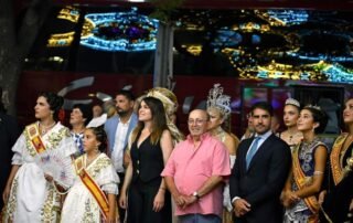 ✨🎡 Y con estos actos se dio por inaugurada la Feria de Murcia 🎉💐  La jornada continuó con la inauguración de los Huertos del Malecón y de la Feria de Atracciones, dos citas que marcan el comienzo de unos días llenos de tradición, alegría y diversión en nuestra ciudad. 🌿🎠✨  A estos actos asistieron nuestras Reinas de la Huerta, Ángela Muñoz Briones y Leonor Antón Pons, quienes disfrutaron y acompañaron a Murcia en este esperado inicio de sus fiestas. 💚🌸  #FeriaDeMurcia #ReinasDeLaHuerta #Murcia #HuertaDeMurcia #FiestasDeMurcia